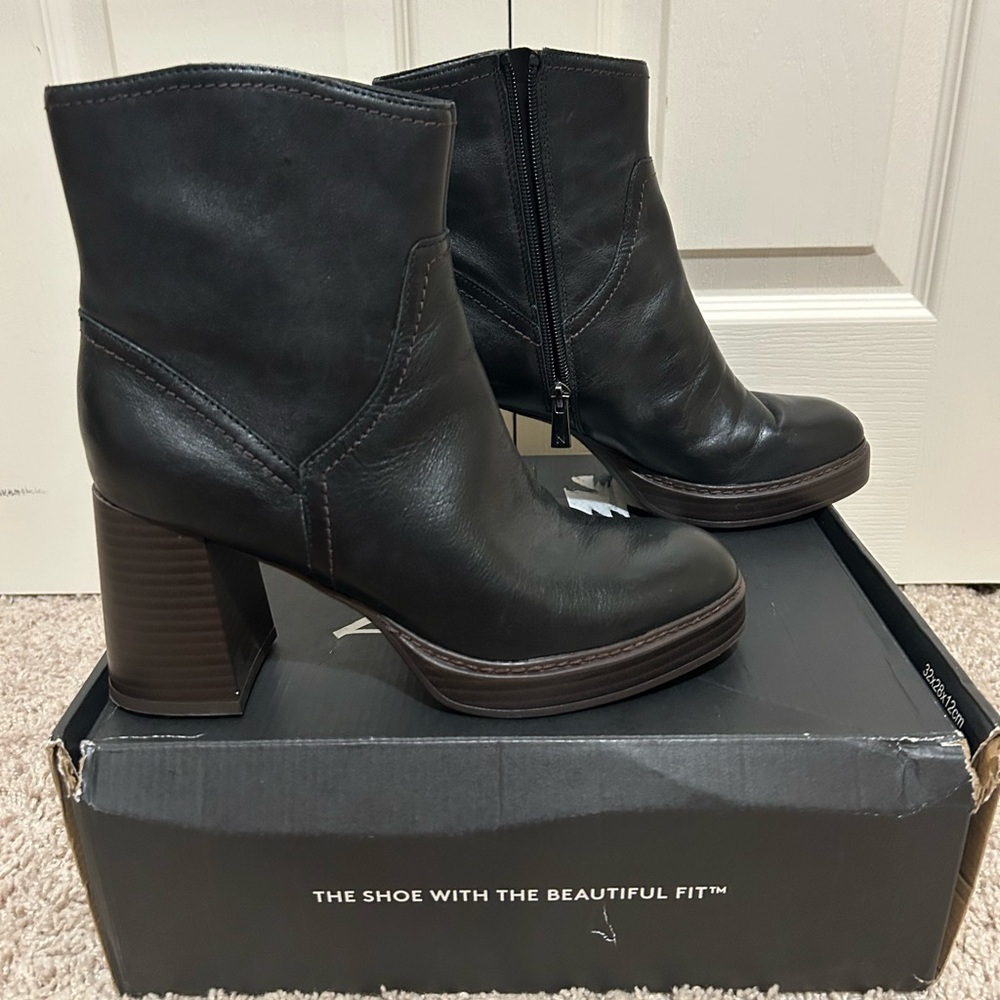 Naturalizer Women's Orlean Platform Ankle Boot